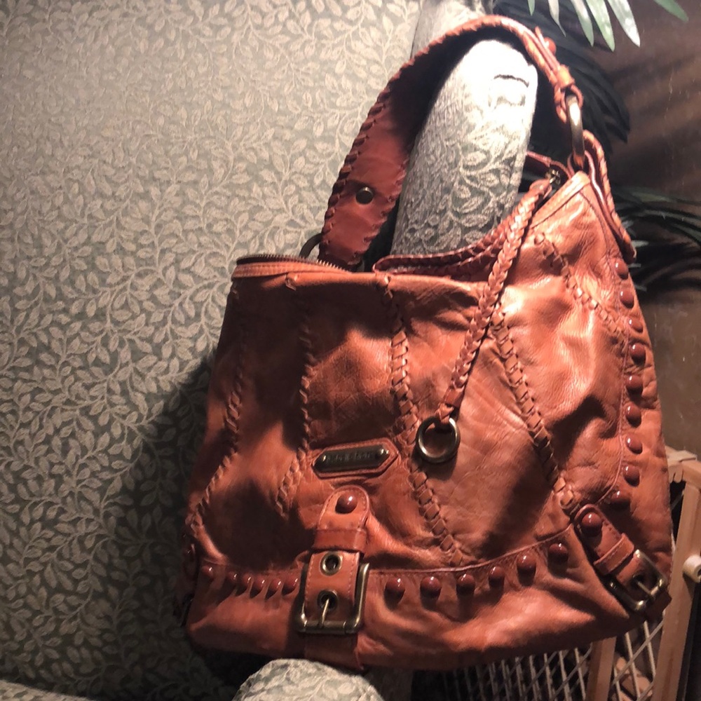 Soft and supple leather bag
